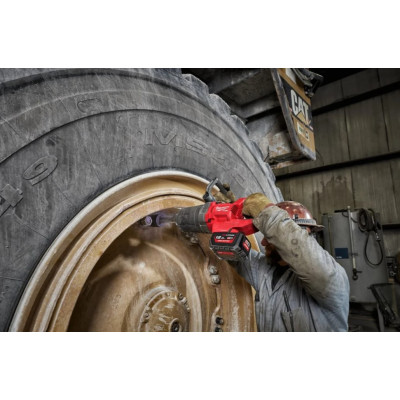 Гайковёрт высокомоментный аккумуляторный Milwaukee M18 FUEL ONEFHIWF1D-121C 4933471756