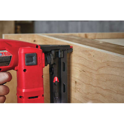 Степлер аккумуляторный Milwaukee M18 FNCS18GS-0X 4933471942 без АКБ