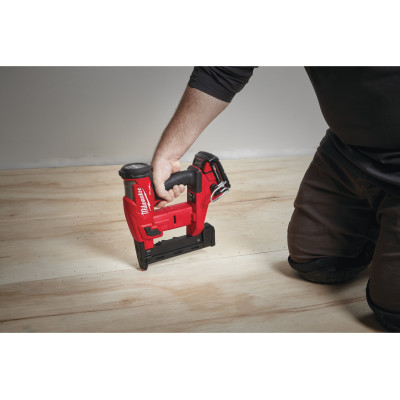Степлер аккумуляторный Milwaukee M18 FNCS18GS-0X 4933471942 без АКБ