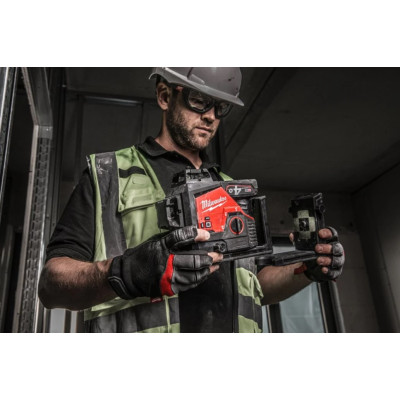 Лазерний нівелір Milwaukee M12 3PL-0C 4933478103 без АКБ