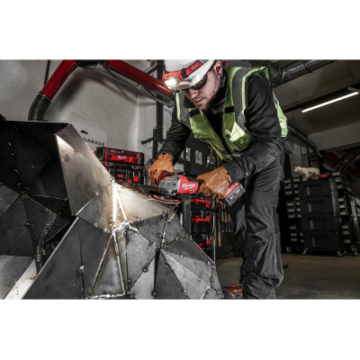 Угловая шлифмашина аккумуляторная Milwaukee M18 ONEFSAG125XPDB-502X 4933478435