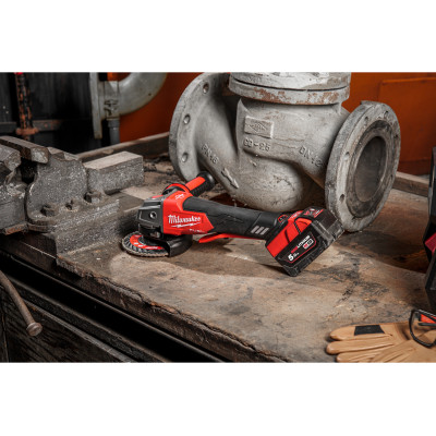Угловая шлифмашина аккумуляторная Milwaukee M18 ONEFSAG125XPDB-502X 4933478435