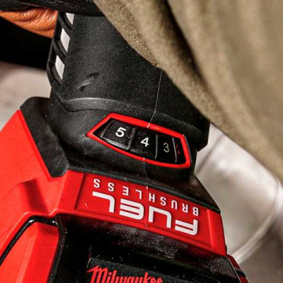 Угловая шлифмашина аккумуляторная Milwaukee M18 FSAGV125XPDB-0X 4933478437 без АКБ