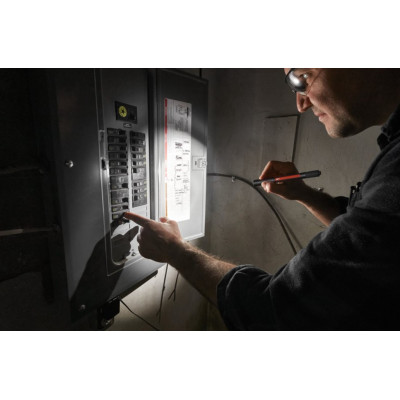 Фонарь диодный аккумуляторный Milwaukee IR PL250 4933478705
