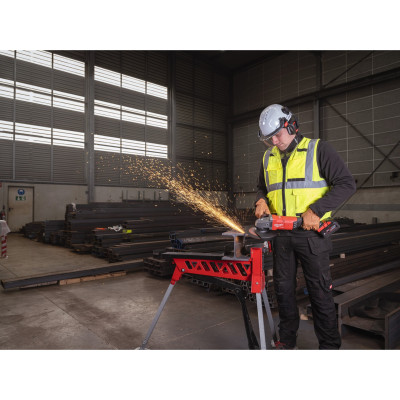 Угловая шлифмашина аккумуляторная Milwaukee M18 ONEFLAG230XPDB-0C 4933478782 без АКБ