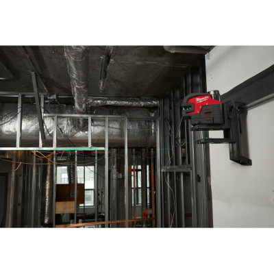 Лазерний нівелір акумуляторний Milwaukee M12 CLL4P-301C 4933479203