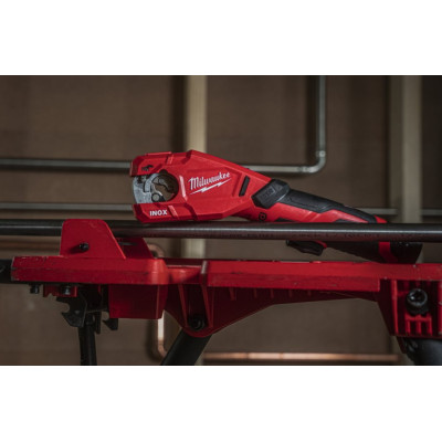 Акумуляторний труборіз по нержавіючій сталі Milwaukee M12 PCSS-0 4933479241