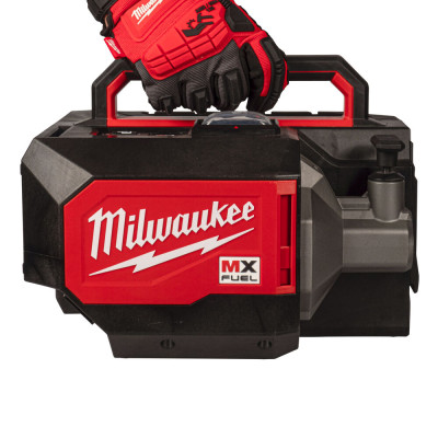 Кейсовый вибратор для бетона аккумуляторный Milwaukee MXF CVBCKIT-602 4933479610