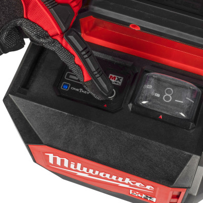 Кейсовый вибратор для бетона аккумуляторный Milwaukee MXF CVBCKIT-602 4933479610