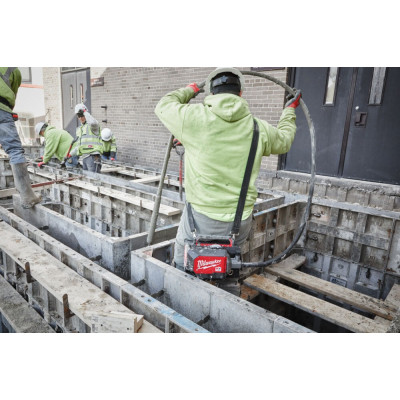 Кейсовый вибратор для бетона аккумуляторный Milwaukee MXF CVBCKIT-602 4933479610