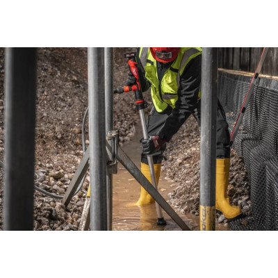 Аккумуляторный насос для перекачки Milwaukee M12 BSWP-0 4933479639 без АКБ
