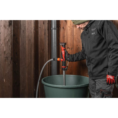 Аккумуляторный насос для перекачки Milwaukee M12 BSWP-0 4933479639 без АКБ