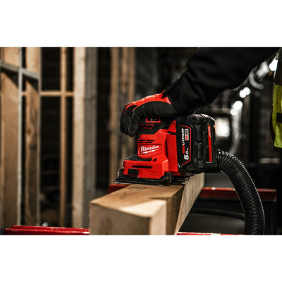 Вібраційна шліфмашина акумуляторна Milwaukee M18 BQSS-502B 4933479967