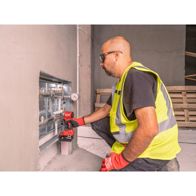 Винтовёрт ударный аккумуляторный Milwaukee M18 BLIDRC-402C 4933492840