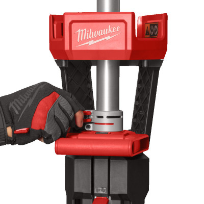 Прожектор світлодіодний акумуляторний Milwaukee M18 SAL2-502B 4933492903