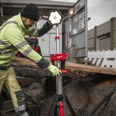 Прожектор світлодіодний акумуляторний Milwaukee M18 SAL2-502B 4933492903