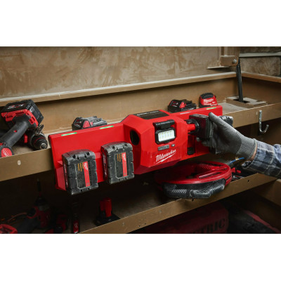Зарядное устройство Milwaukee M12-18 GBC4 Li-Ion 12 В, 18 В 4933493863
