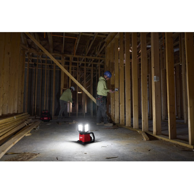 Фонарь аккумуляторный Milwaukee M18 MDTL-0 4933498149 без АКБ