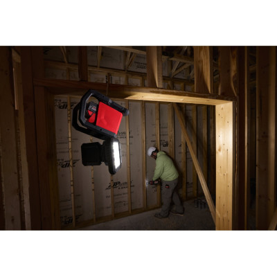 Фонарь аккумуляторный Milwaukee M18 MDTL-0 4933498149 без АКБ