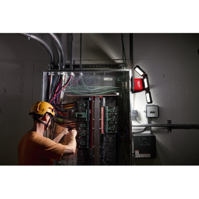 Фонарь аккумуляторный Milwaukee M18 MDTL-0 4933498149 без АКБ