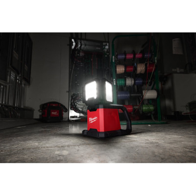 Фонарь аккумуляторный Milwaukee M18 MDTL-0 4933498149 без АКБ