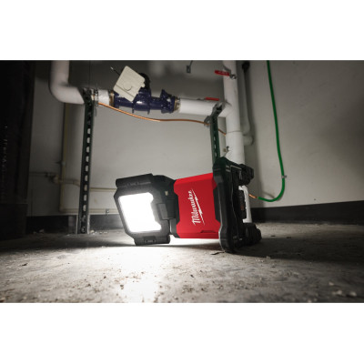Фонарь аккумуляторный Milwaukee M18 MDTL-0 4933498149 без АКБ