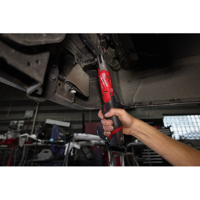 Гайковёрт-трещотка угловой аккумуляторный Milwaukee M12 FIR38G2-252B 4933498937