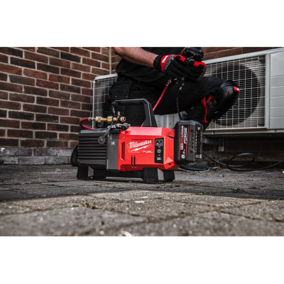 Насос вакуумный аккумуляторный Milwaukee M18 FVP5-801 4933499249