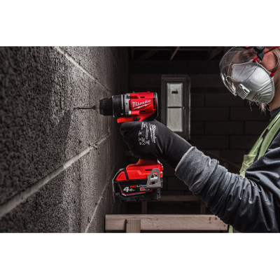Дриль-шуруповерт ударний акумуляторний Milwaukee M18 BLPDRCMC-402C 4933499458