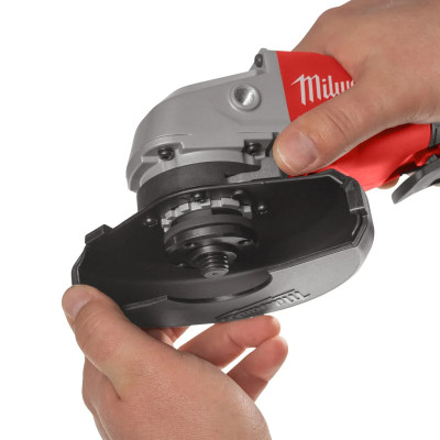 Угловая шлифмашина аккумуляторная Milwaukee M18 BLSAG125XPD-402X 4933499460