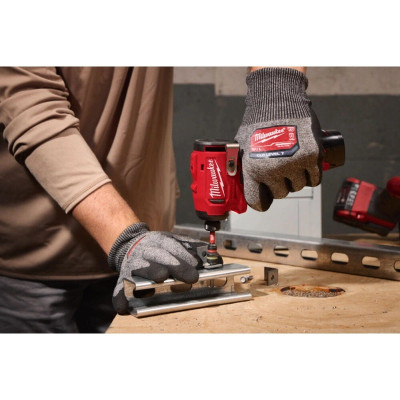 Винтоверт ударный аккумуляторный Milwaukee M12 BLIDRC-202C 4933499690