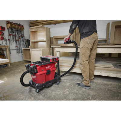 Пылесос аккумуляторный Milwaukee M18 F2VC23LG2-0 4933500140 без АКБ