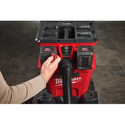 Пылесос аккумуляторный Milwaukee M18 F2VC23LG2-0 4933500140 без АКБ