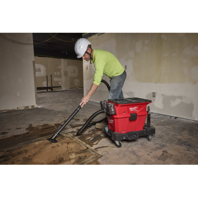 Пылесос аккумуляторный Milwaukee M18 F2VC23LG2-0 4933500140 без АКБ