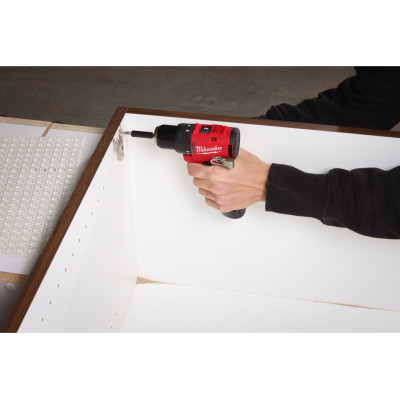Дрель-шуруповёрт ударная аккумуляторная Milwaukee M12 BLPDRC-202C 4933500422