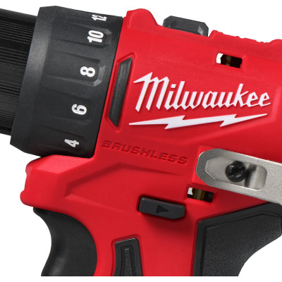 Дрель-шуруповёрт ударная аккумуляторная Milwaukee M12 BLDDRC-201BRF 4933500773