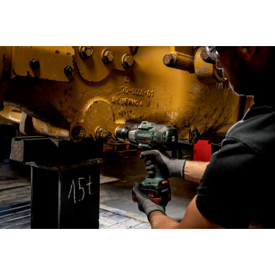 Гайковёрт ударный аккумуляторный Metabo SSW 18 LTX 1750 BL 602402660