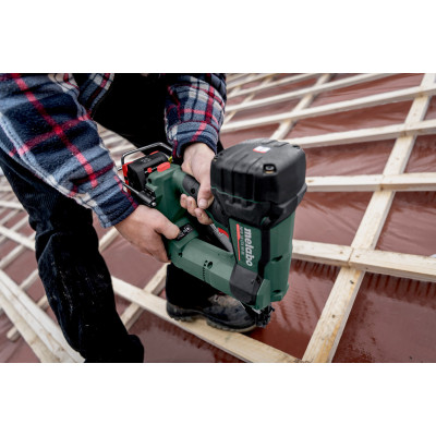 Цвяхозабивач акумуляторний Metabo NFR 18 LTX 90 BL 612090800