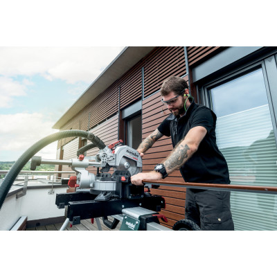 Торцовочная пила аккумуляторная Metabo KGS 18 LTX BL 216 614216810