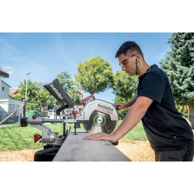 Торцювальна пила акумуляторна Metabo KGS 18 LTX BL 305 614305810