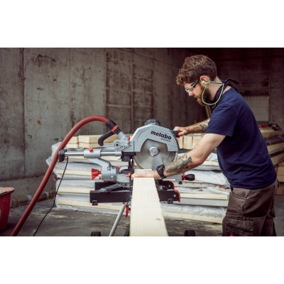 Торцовочная пила с подставкой Metabo KGS 305 M 691215000