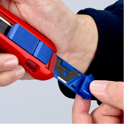Нож сегментный KNIPEX CutiX 18 мм 90 10 165 BK