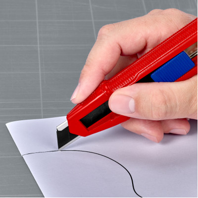 Нож сегментный KNIPEX CutiX 18 мм 90 10 165 BK