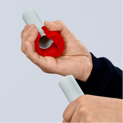 Труборез для пластиковых труб и уплотнительных втулок KNIPEX BiX 20-50 мм 90 22 10 BK