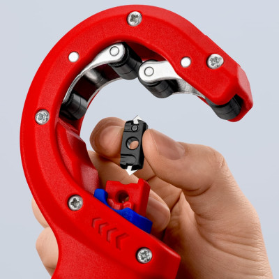 Труборез для пластиковых труб KNIPEX DP50 32, 40, 50 мм 90 23 02 BK
