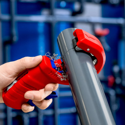 Труборез для пластиковых труб KNIPEX DP50 32, 40, 50 мм 90 23 02 BK
