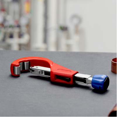 Труборез для металлических труб KNIPEX TubiX XL 6-76 мм 90 31 03 BK