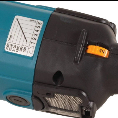 Полировальная машина Makita 9237CB