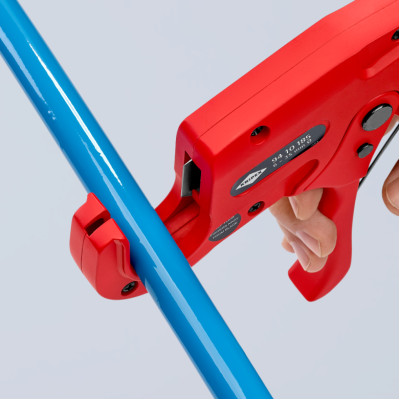 Труборез для полимерных труб KNIPEX 94 10 185