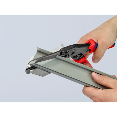 Ножиці для пластмаси та кабельних коробів KNIPEX 95 02 21
